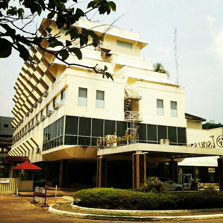 Paradorn Inn Chumphon Exterior photo